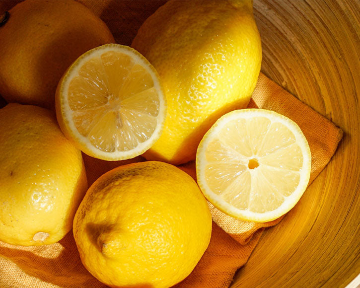 Organic Lemon (Citrus Medica Limonum) Essential Oil and Extract